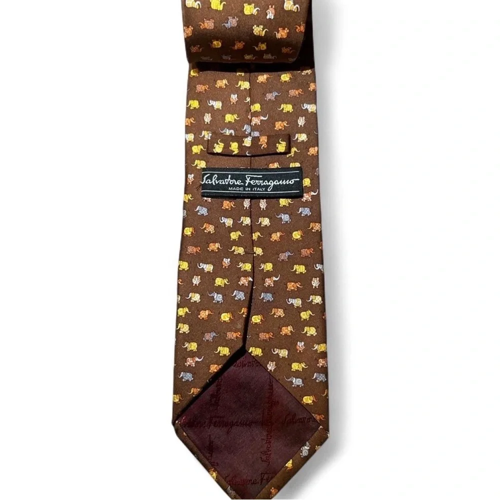 🔥 Ferragamo Tie 🔥 - Picture 2 of 5